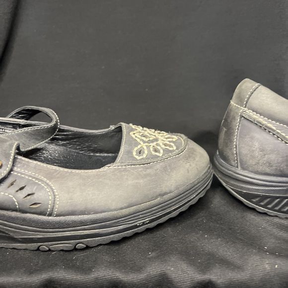 Skechers Shape Ups Sz 10 Gray-Black Suede Leather Embroidered Mary Jane Shoe 99Q - Picture 8 of 16